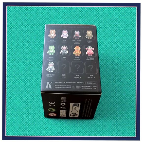 MEGA SPACE MOLLY 100% Series 3 Figurine - Tetris - Picture 15 of 16